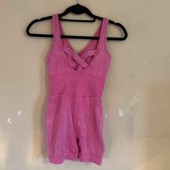 Pink bodysuit with shorts - Picture 3 of 5